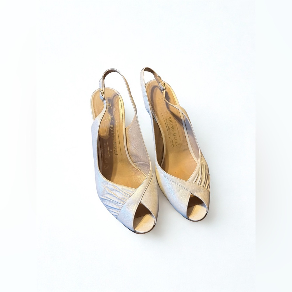 Elegant Vintage Cream Peep-Toe Slingback Heels